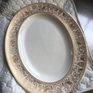 Wedgwood Gold Florentine Serving Platter (Gold Dragons, White)